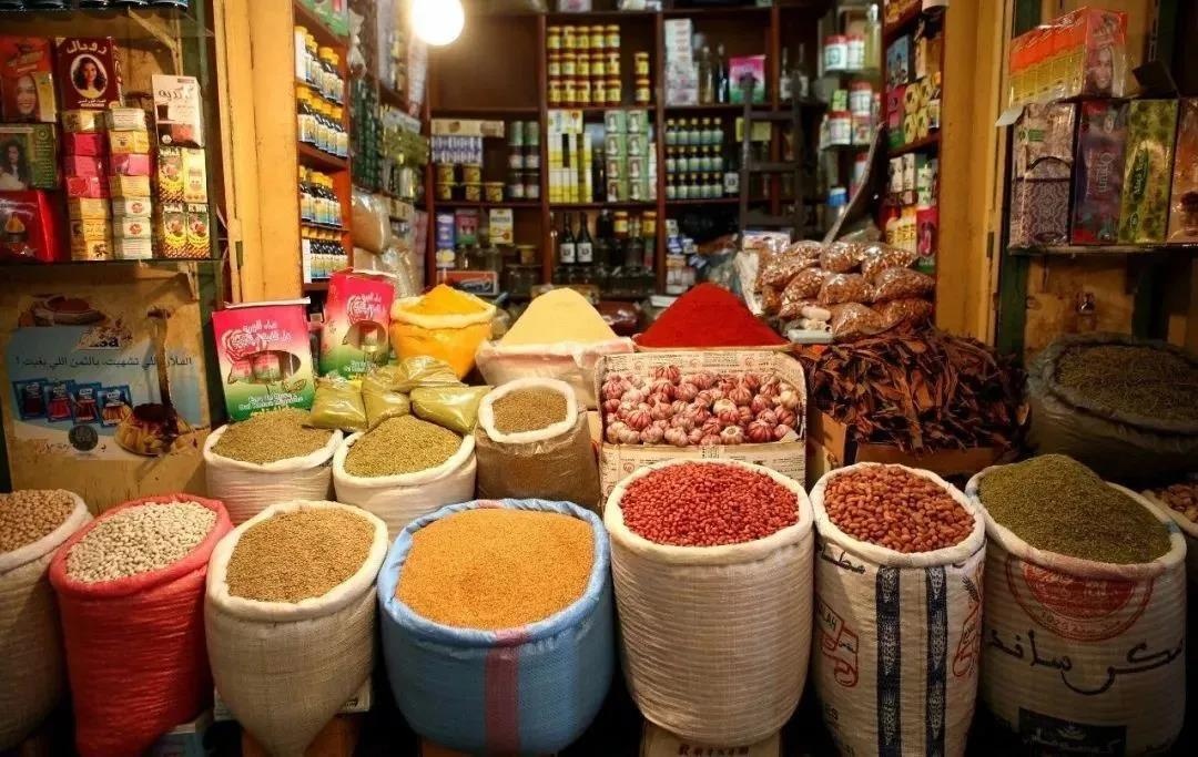 社區(qū)團(tuán)購(gòu)的展臺(tái)，正在被各家調(diào)味食品龍頭悄悄搶占